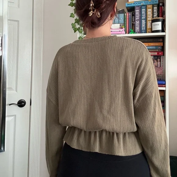 Zara Olive Ribbed Sweatshirt - Picture 3 of 4